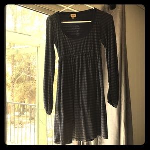 Absolutely gorgeous winter dress!